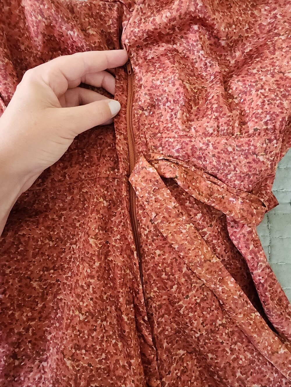 H&M Faux Wrap Silky Dress Vintage Retro Look 70s Office Vibe Size 6 US - Picture 10 of 14